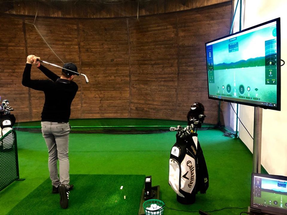Theodra Golf Club Simulator Indoor