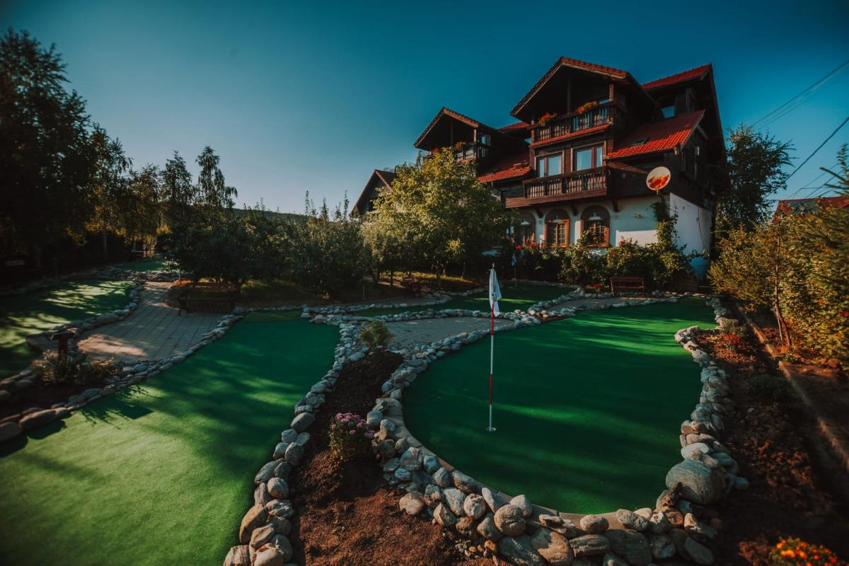 The House of Golf .